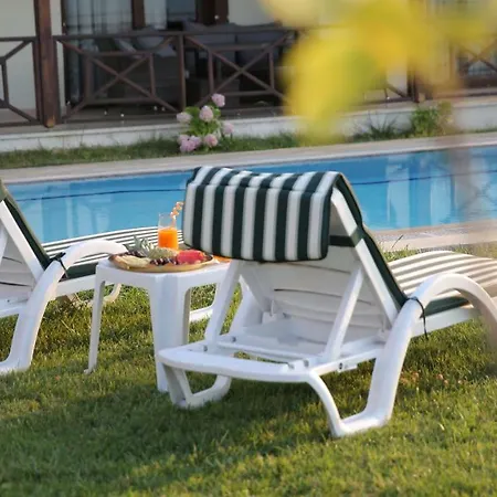 Hotel Orchid Hills - Heated Swimming Pool *