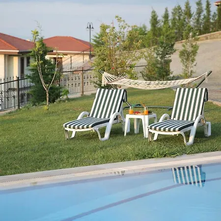 Hotel Orchid Hills - Heated Swimming Pool *