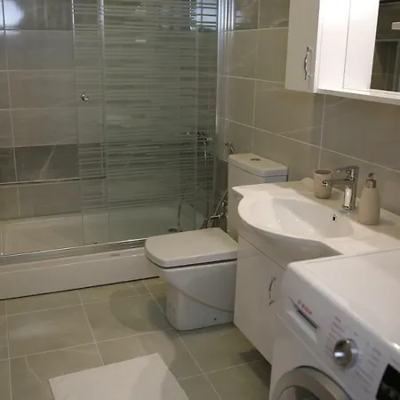 Hotel Orchid Hills - Heated Swimming Pool *